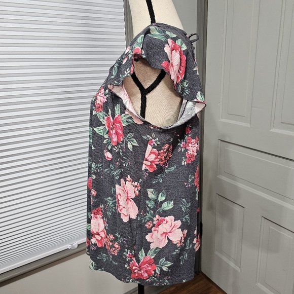 Torrid Knit Jersey Slub Lace Yoke Flutter Sleeve Top - Picture 5 of 7